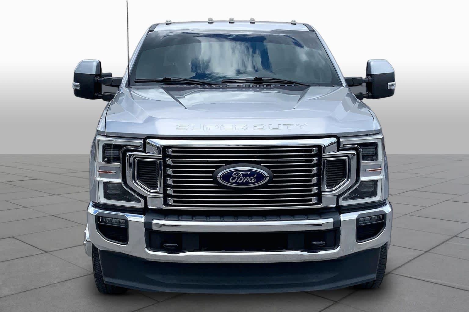 Used 2022 Iconic Silver Metallic Ford LARIAT image 4