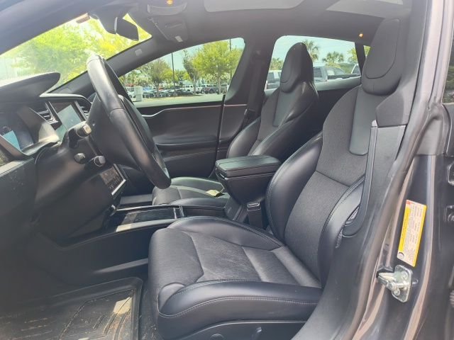 Used 2018  Tesla  image 12