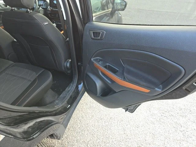 Used 2021 Shadow Black Ford SE image 10