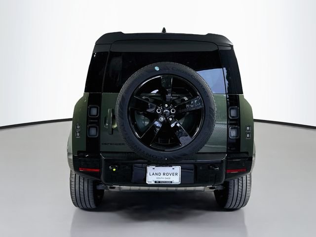 New 2026 Woolstone Green Land Rover X-Dynamic SE image 6