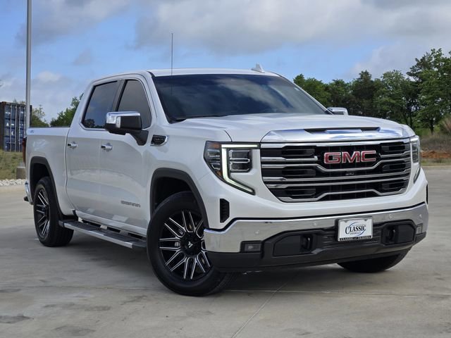 2022 GMC Sierra 4WD Crew Cab Short Box SLT's photo