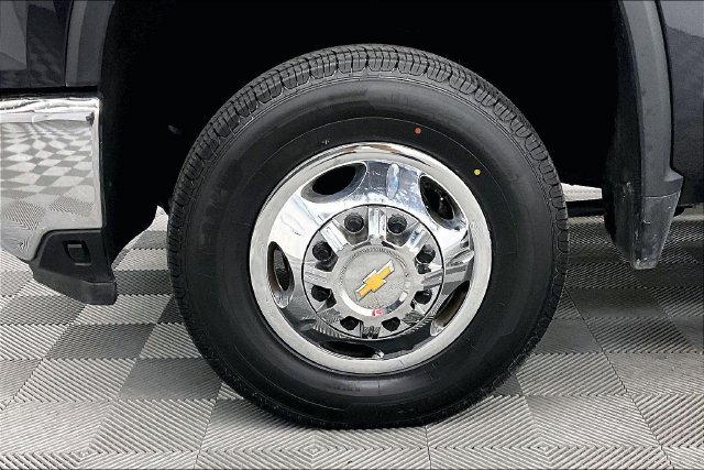 Used 2024 Dark Ash Metallic Chevrolet LT image 10