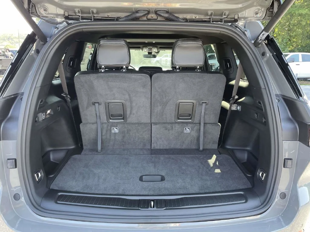 New 2027 Sting-Gray Clear-Coat Paint Jeep Laredo Altitude image 42