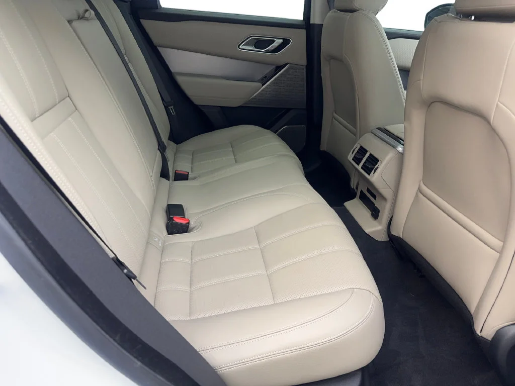 Used 2023 White Land Rover R-Dynamic S image 43