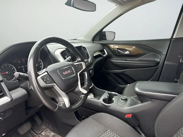 Used 2018 Red GMC SLE image 10