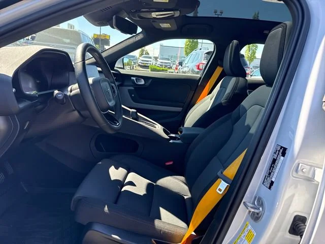 Used 2023 Snow Metallic Polestar Performance image 14