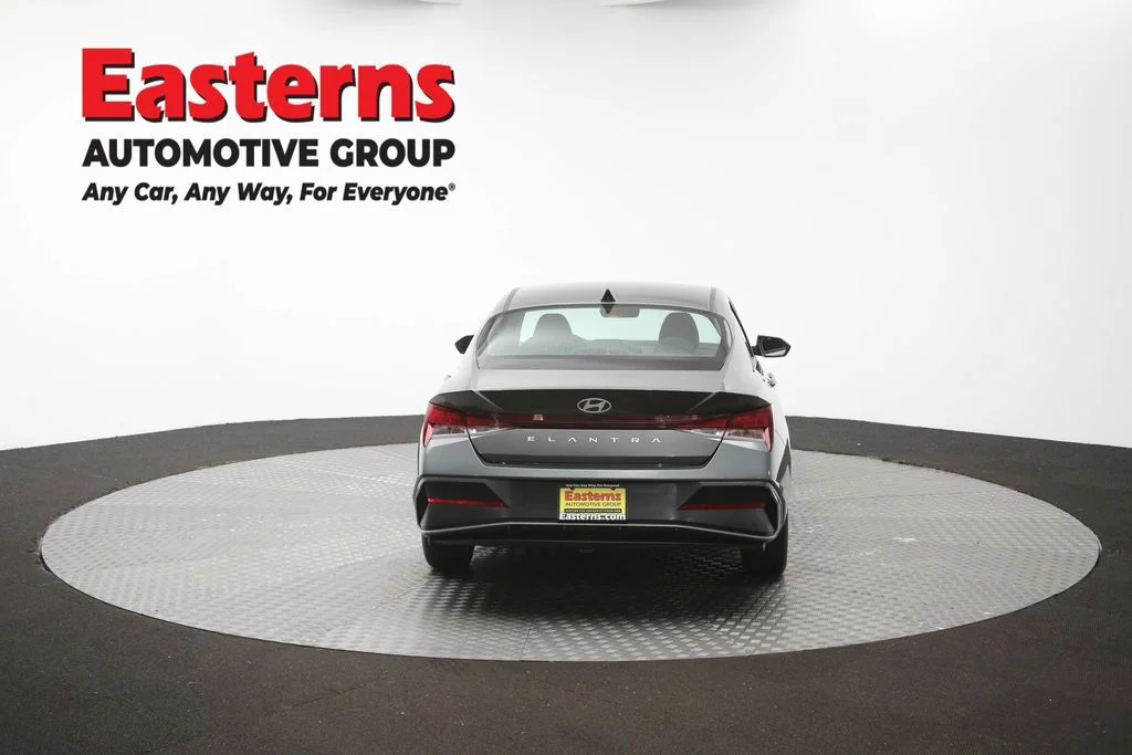 Used 2024 Gray Hyundai SEL image 35