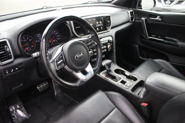 Used 2020 Red Kia S image 3