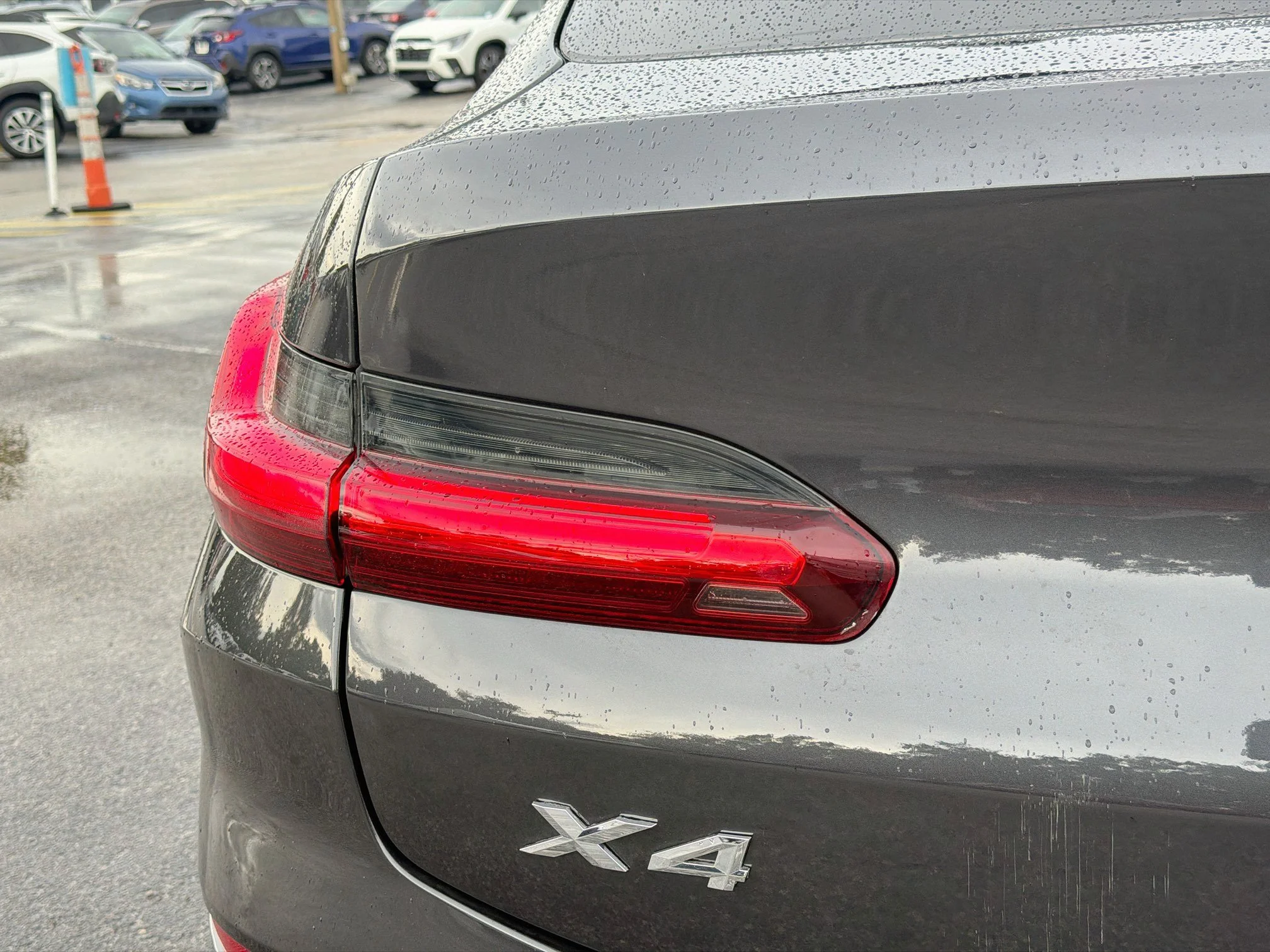 Used 2024 Dark Graphite Metallic BMW xDrive30i image 10