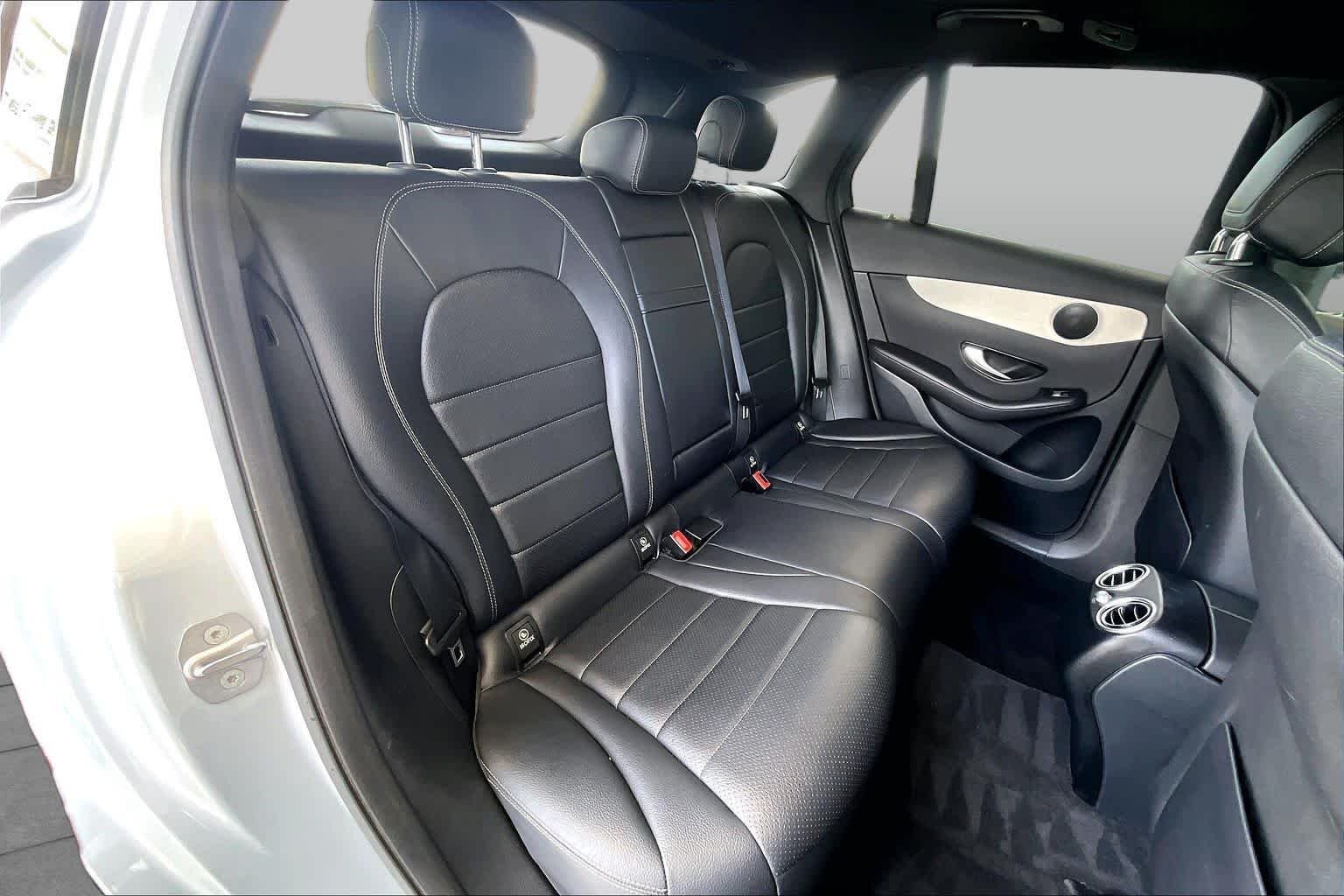 Used 2022 Black Mercedes-Benz GLC 300 image 18