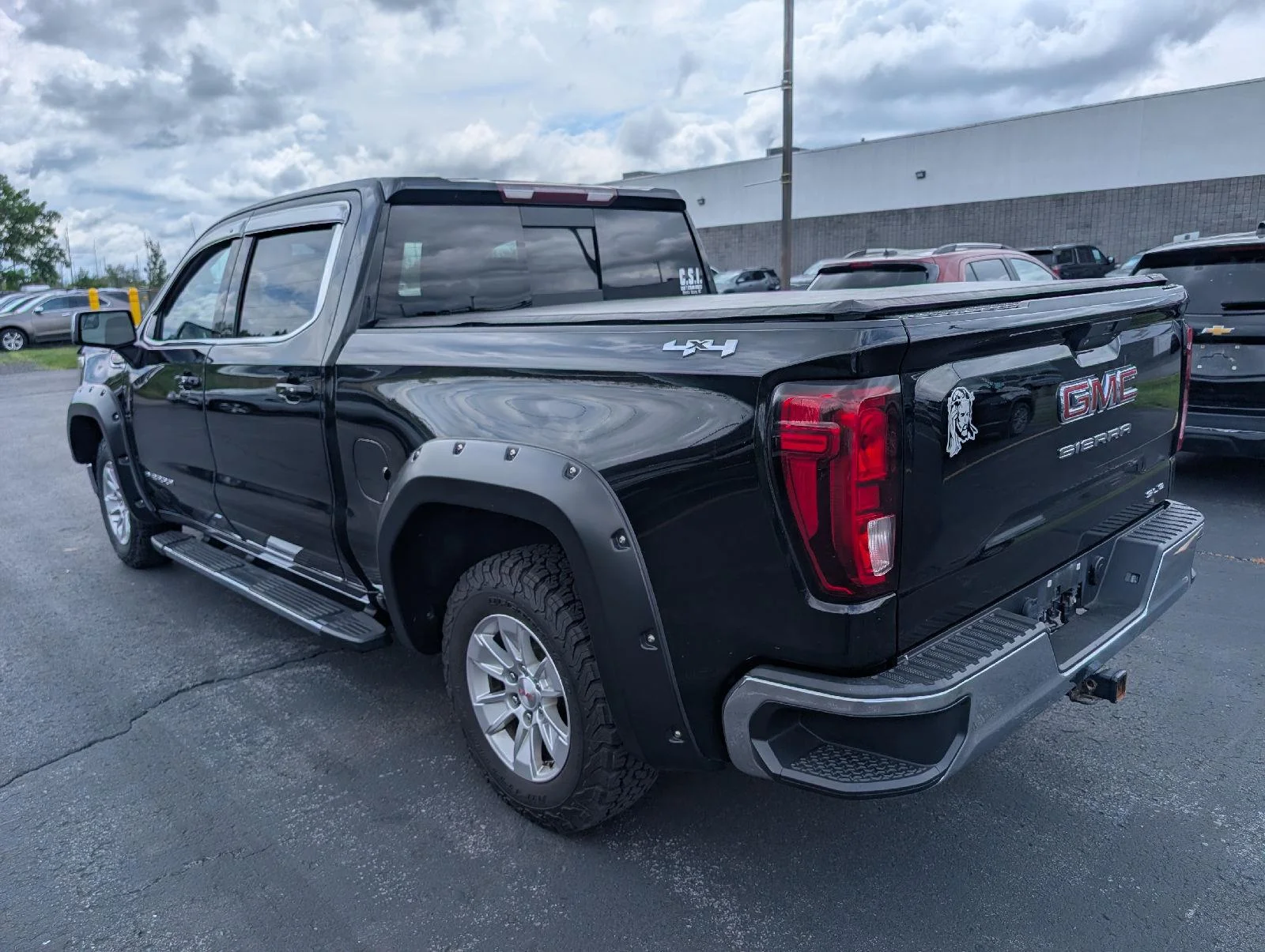 Used 2020 Onyx Black GMC SLE image 6