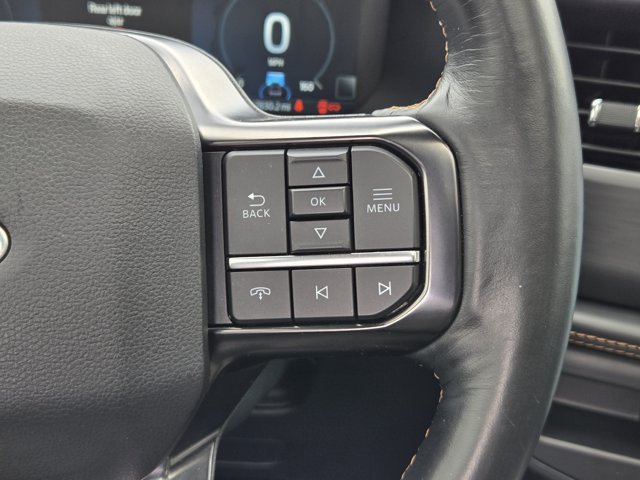Used 2022 White Metallic Ford  image 25