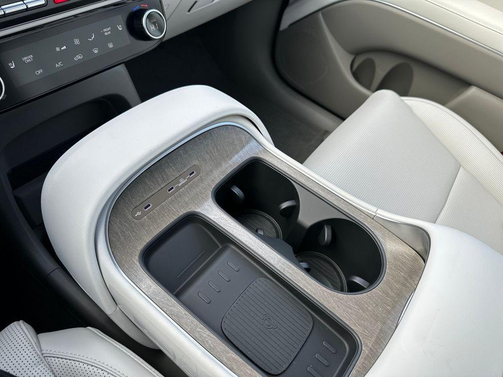 New 2026 Black Hyundai SEL 7P image 11