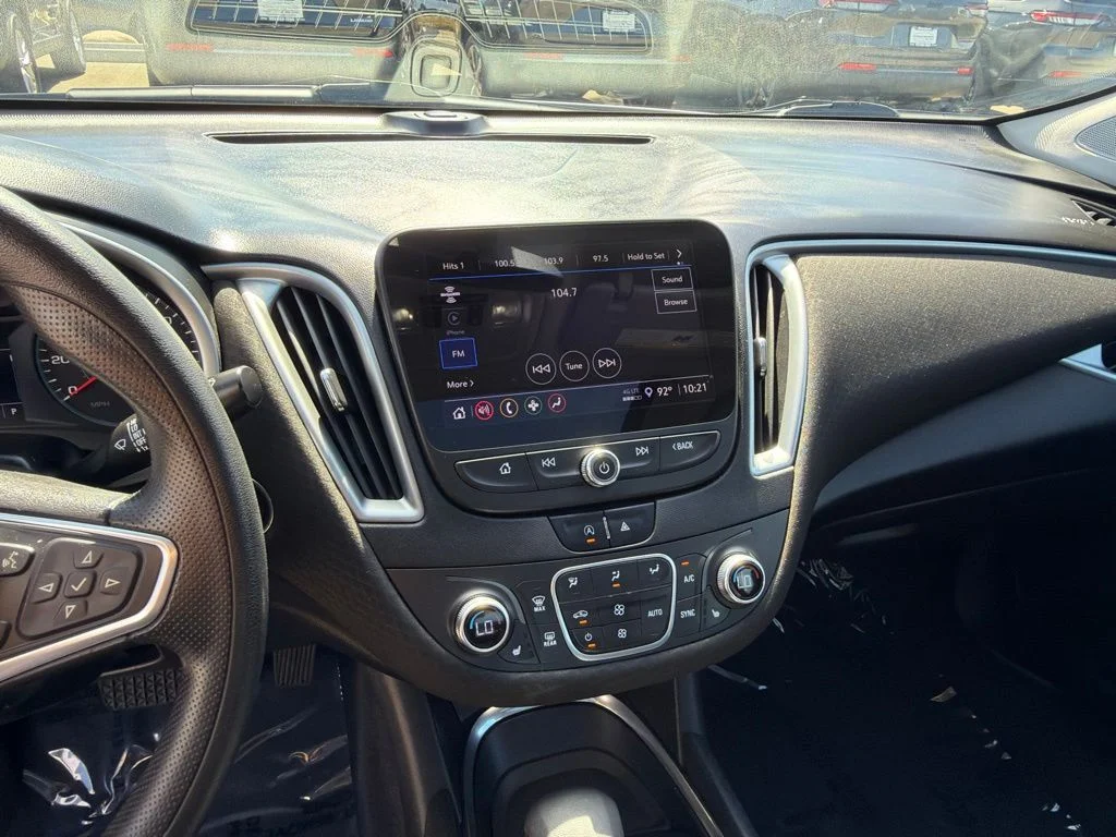 Used 2022 White Chevrolet LT image 19