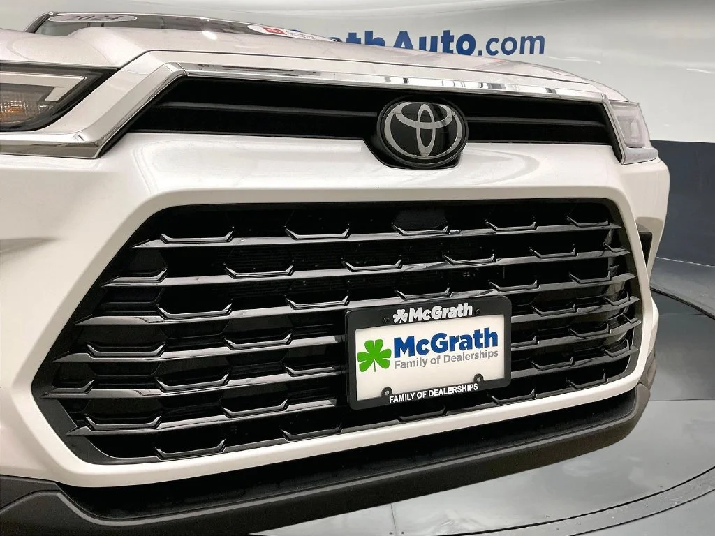 Certified Used 2024 Beige Toyota XLE image 33