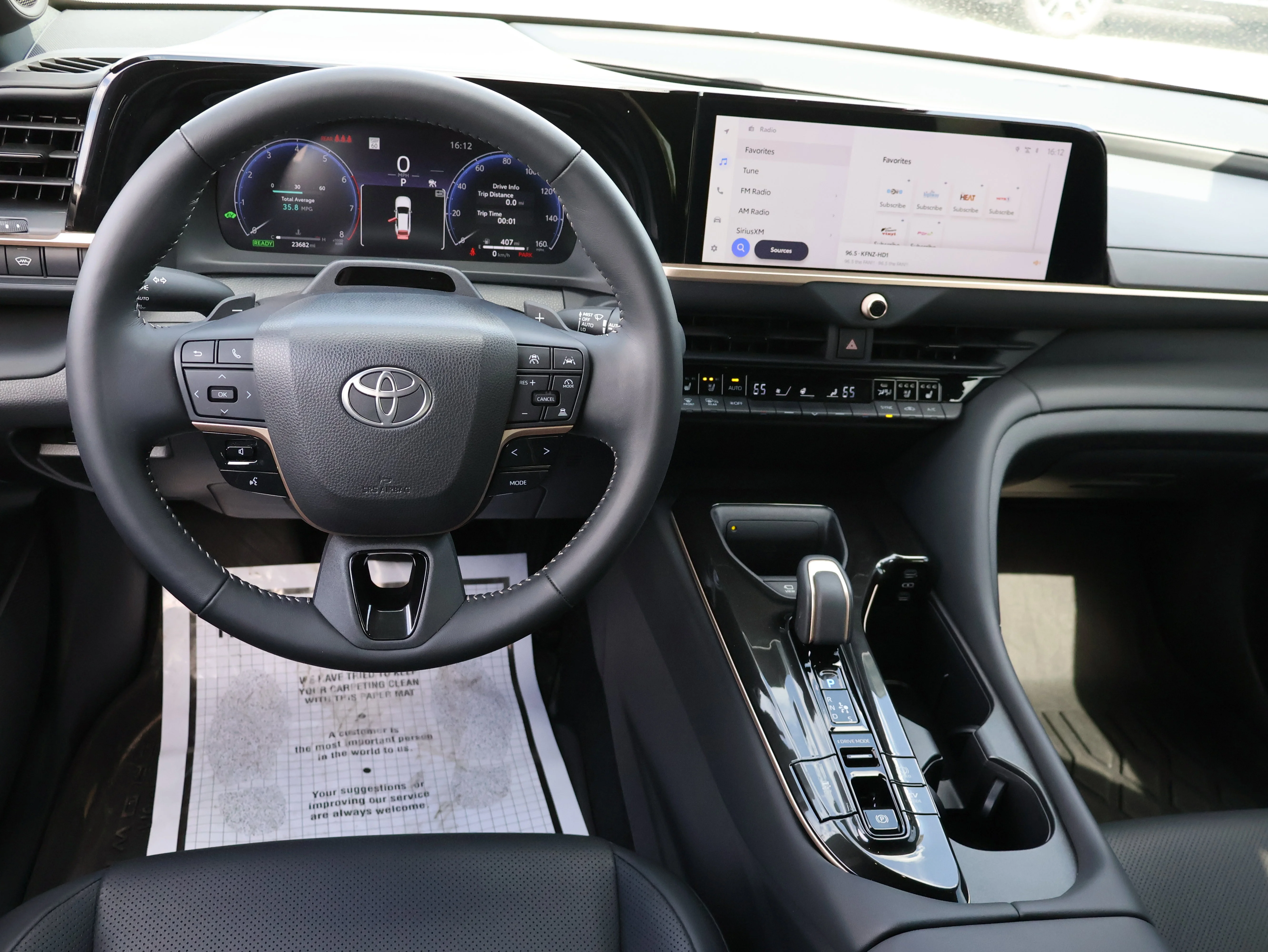 Used 2025 Oxygen White Toyota Limited image 20