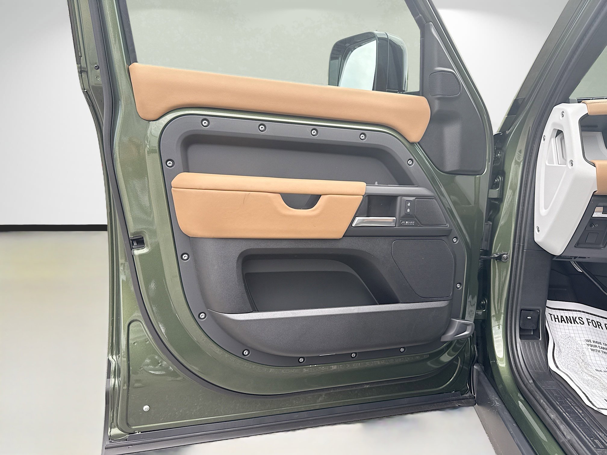 New 2026 Woolstone Green LAND ROVER X-Dynamic SE image 22