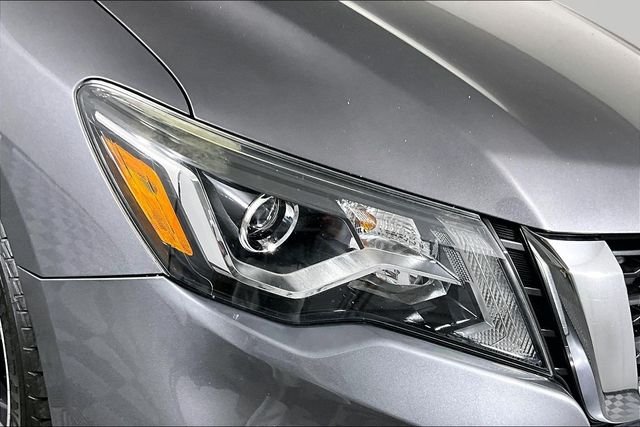 Used 2017 Gray Nissan Platinum image 30