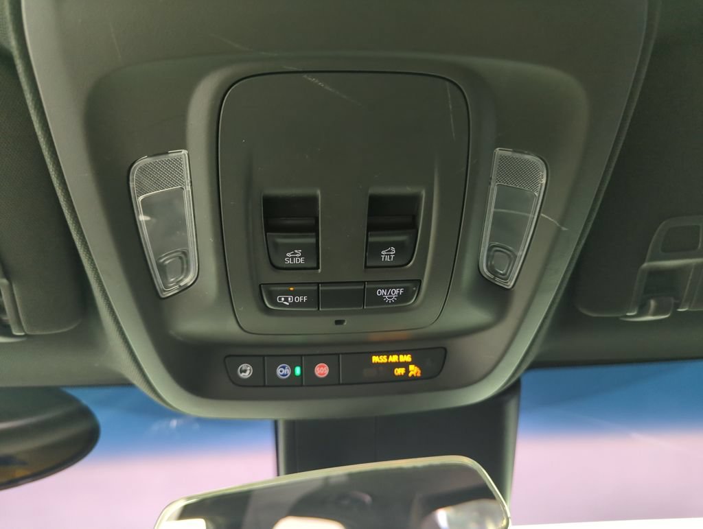 Used 2022 Black Raven Cadillac Luxury image 26