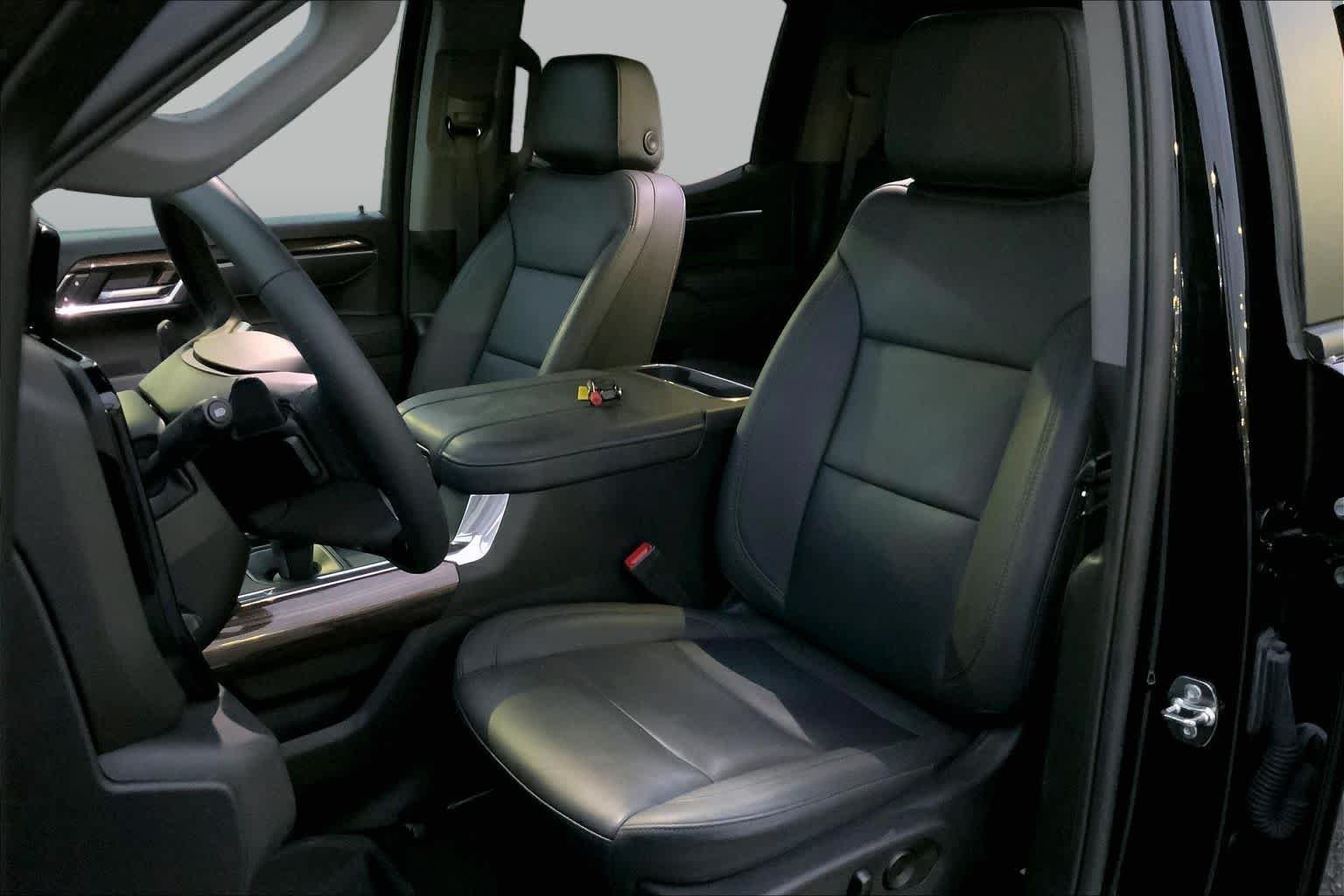 Used 2025 Black Chevrolet RST image 8