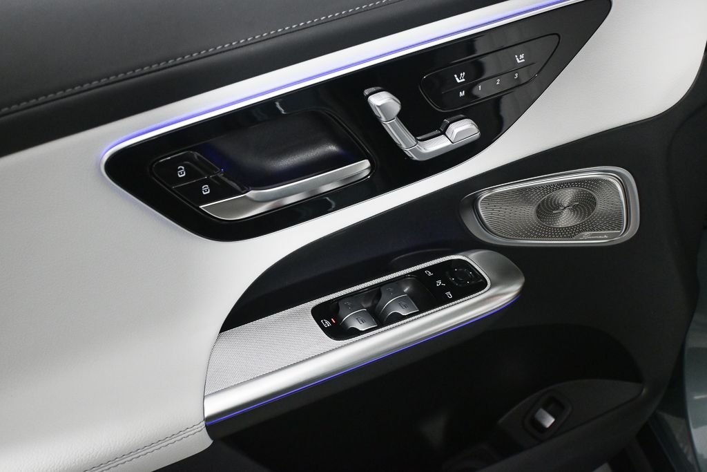 New 2026 Verde Silver Metallic Mercedes-Benz GLC 300 image 8