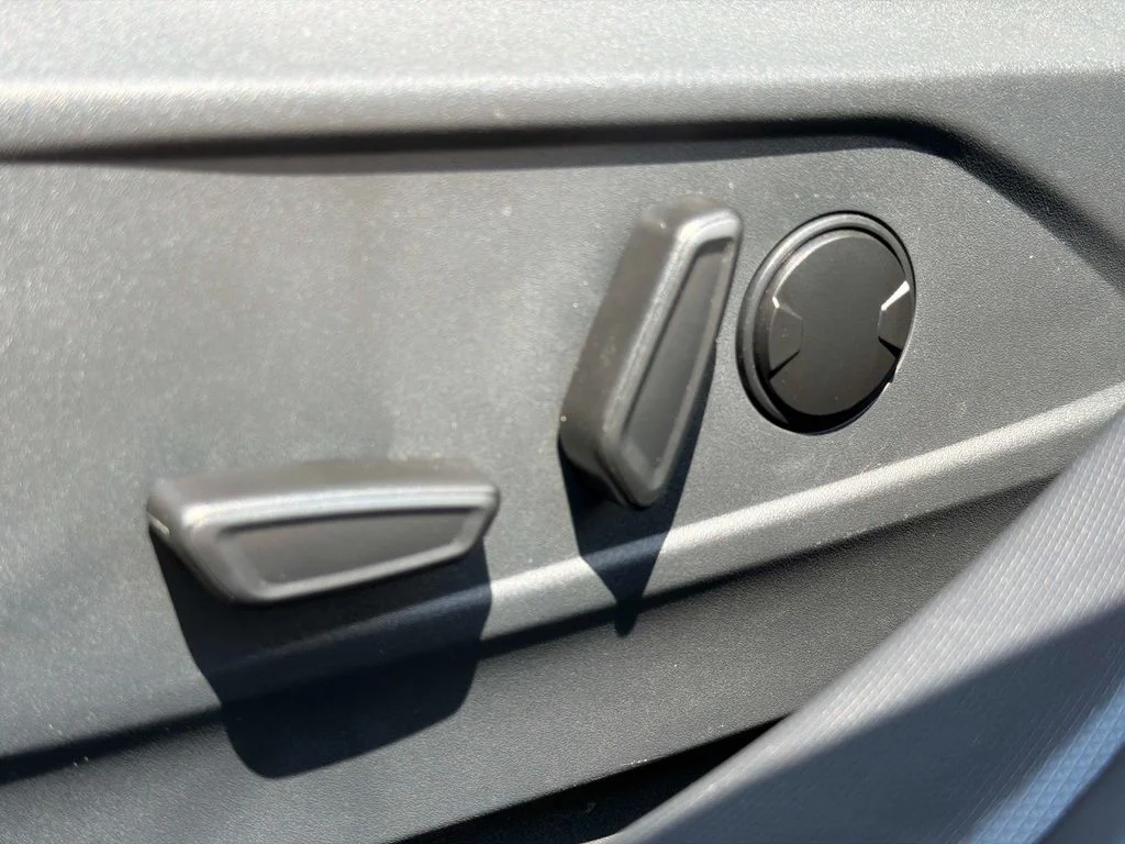 Used 2025 Velocity Blue Metallic Ford Premium image 20