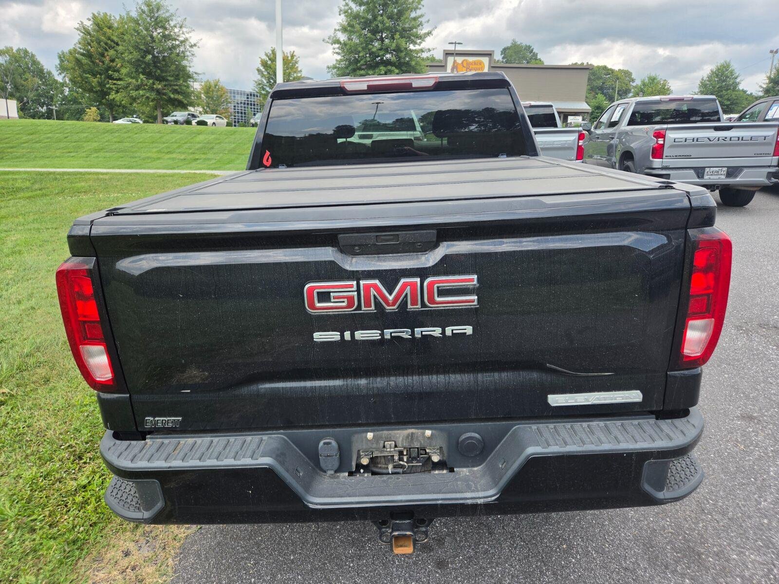 Used 2020 ONYX BLACK GMC Elevation image 8