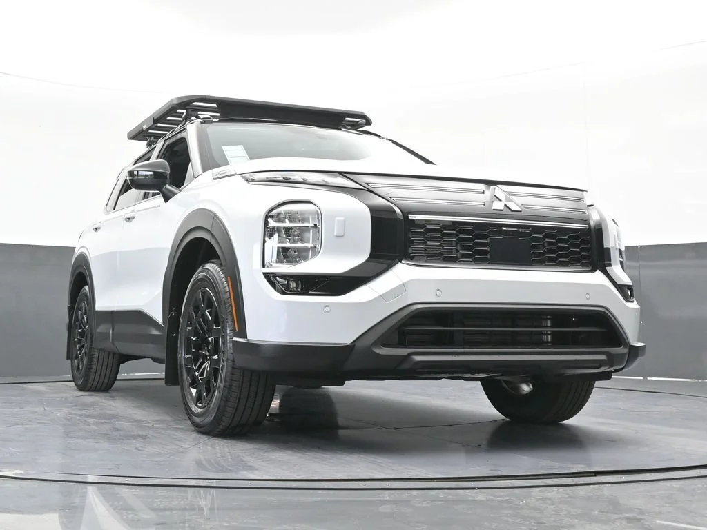 New 2026 White / Black Mitsubishi Trail Edition image 64