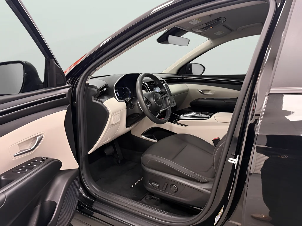 Used 2023 Black Hyundai Blue image 11