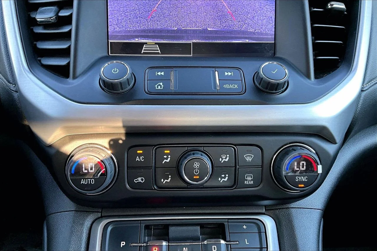 Used 2023 Black GMC SLE image 17