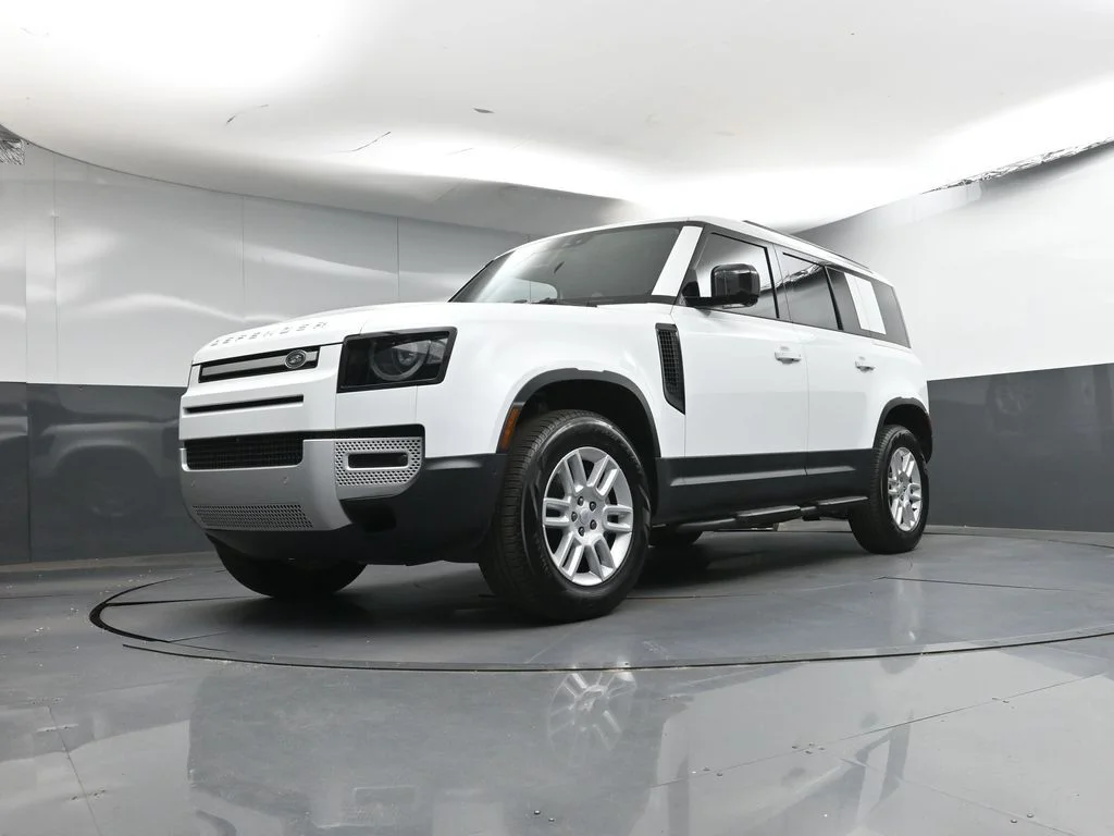 Certified Used 2025 White Land Rover S image 27