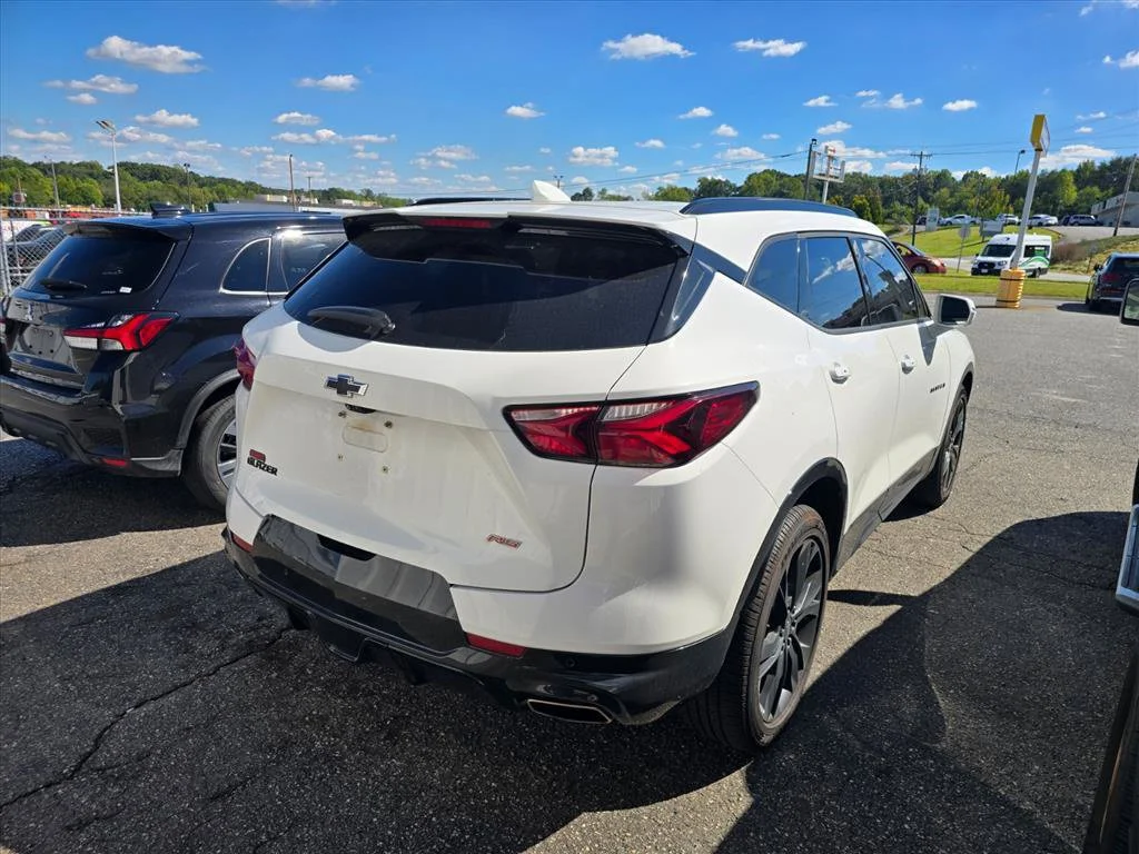 Used 2019 White Chevrolet RS image 12