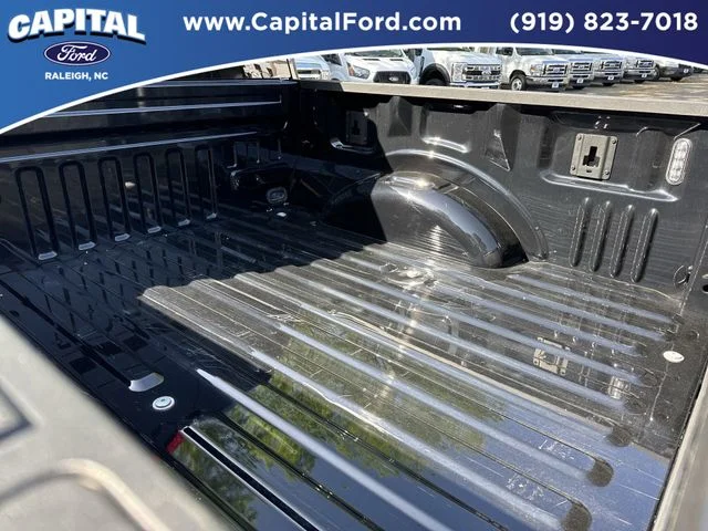 Used 2023 Black Ford XLT image 17