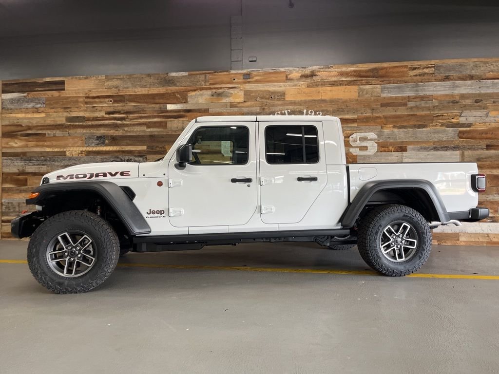 New 2026 Bright White Clear-Coat Exterior Paint Jeep Mojave image 22