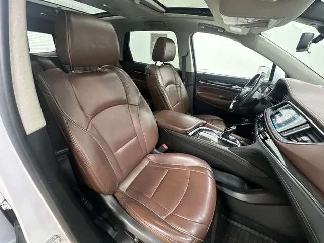 Used 2018 White Buick Avenir image 28