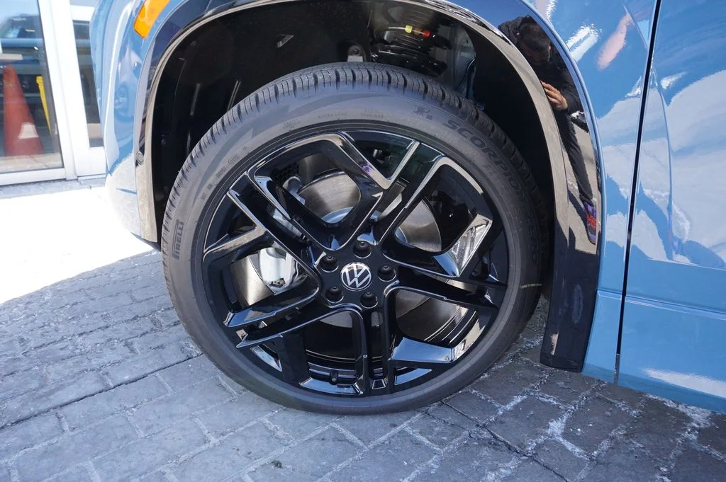 New 2026 Blue Volkswagen 2.0T SE R-Line Black image 27