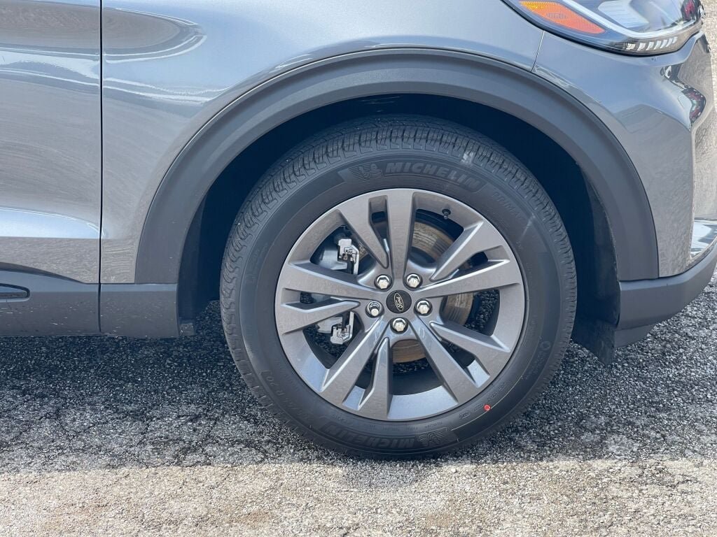 New 2026 Carbonized Gray Metallic Ford Active w/200A Pkg image 27