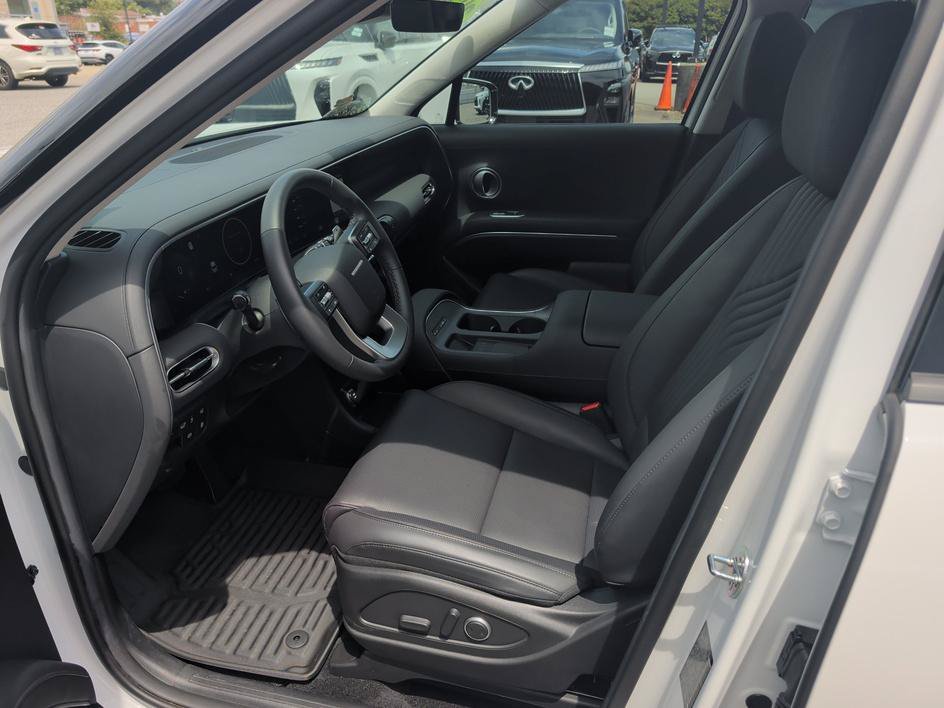Used 2026 Creamy White Pearl Hyundai SEL 7P image 8