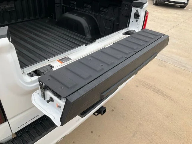 Used 2025 White GMC AT4 image 47