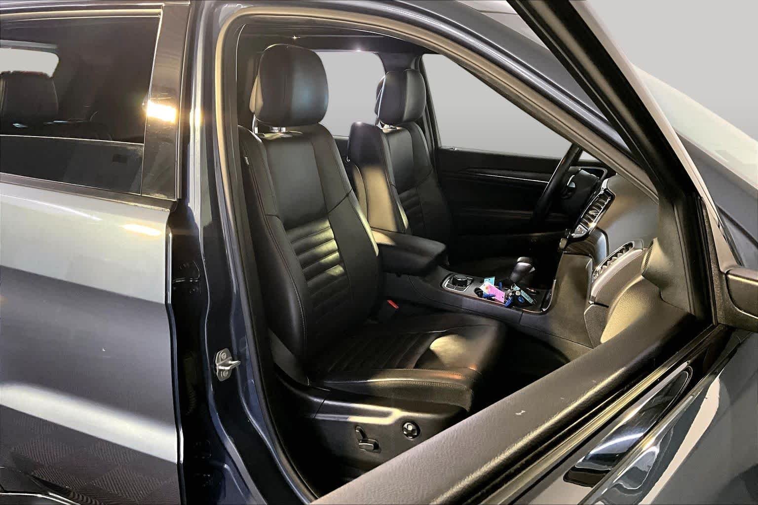 Used 2019 Slate Blue Pearl Coat Jeep Limited X image 8