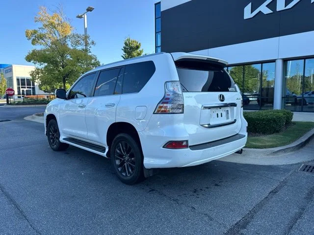 Used 2020 White Lexus 460 image 3