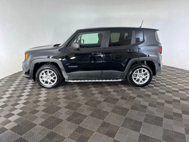 Used 2023 Black Jeep Latitude image 10