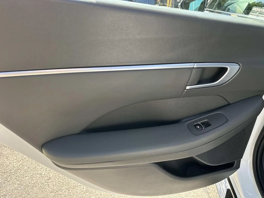 Used 2021 Gray Hyundai SEL Plus image 18