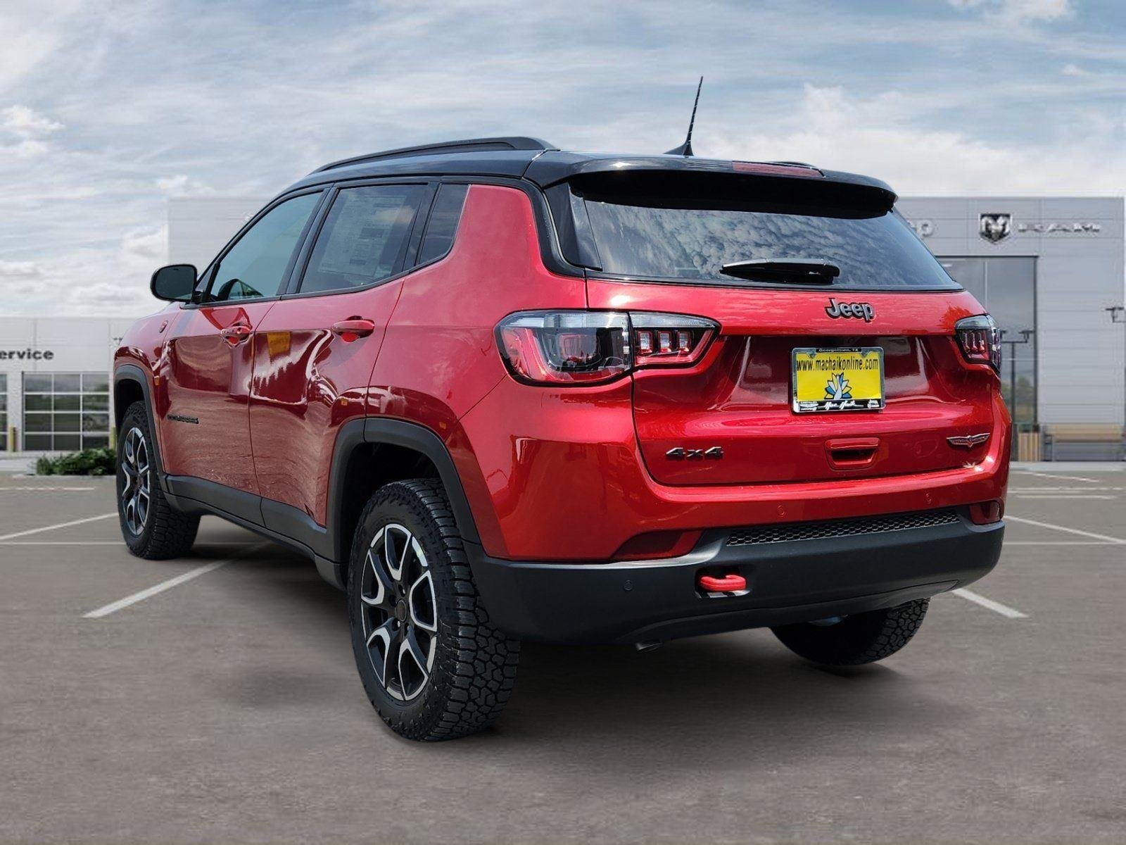 New 2026 Red Hot Pearl-Coat Exterior Paint Jeep Trailhawk image 3