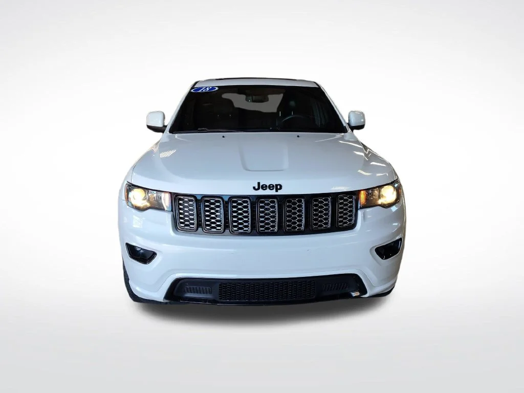 Used 2018 White Jeep Altitude image 9