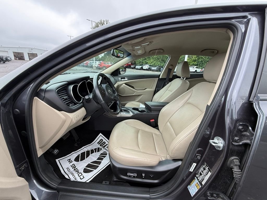 Used 2015 Gray Kia EX image 11