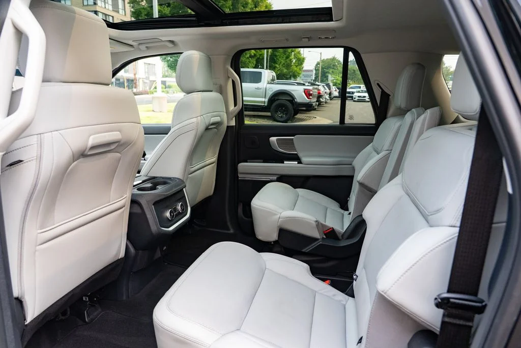 Used 2025 Black Ford Platinum image 24