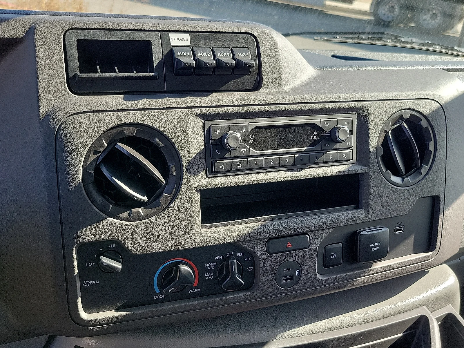 2026 Ford E-Series Cutaway Base - Photo 12