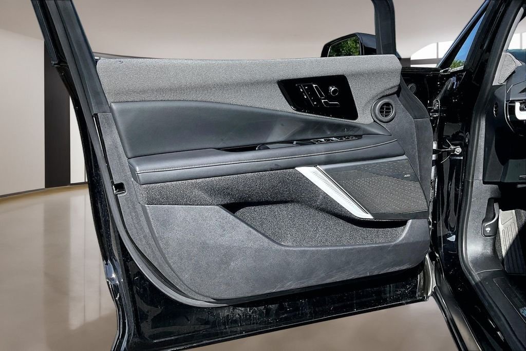 Used 2025 Black Cadillac Sport image 18
