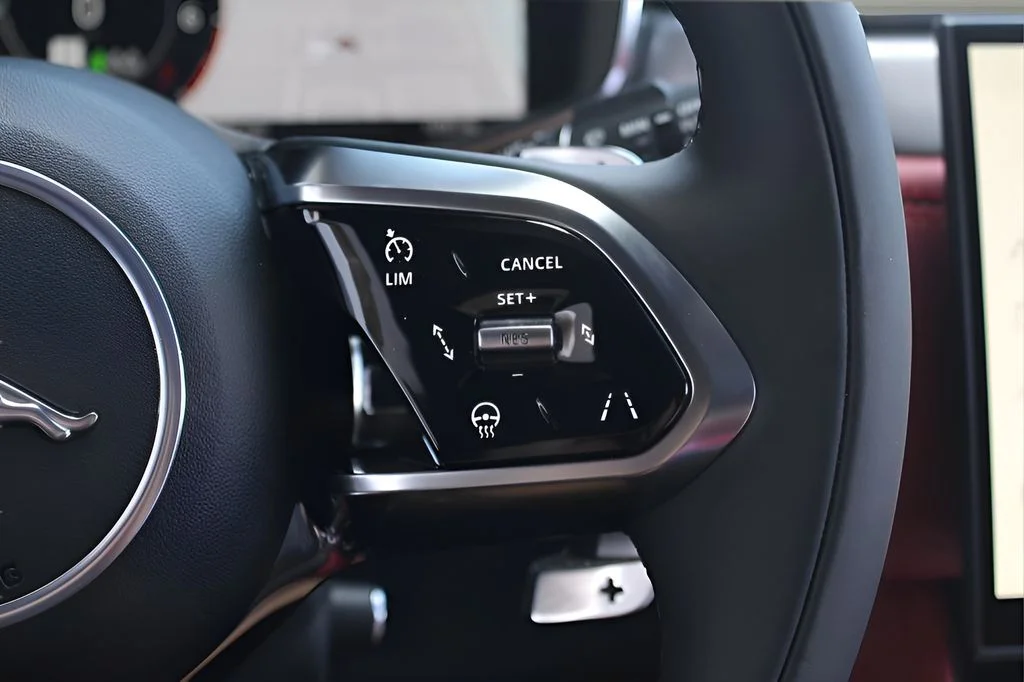 2026 Jaguar F-Pace R-Dynamic S - Photo 22